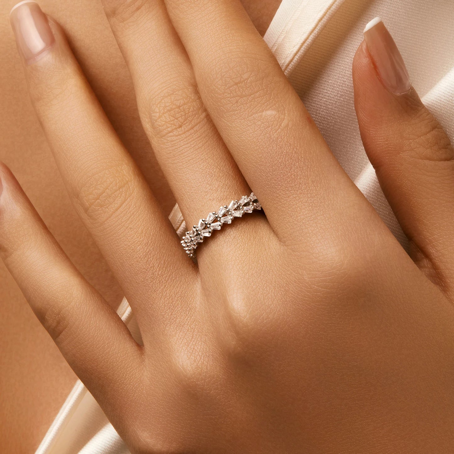 Shine Bright with MQ 925 Silver Women's Ring - Trendy & Chic!